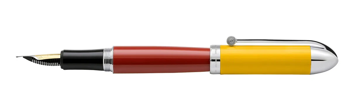 Xezo Visionary - Penna stilografica in ottone e alluminio, pennino medio, laccata a mano nei colori giallo pioppo e rosso. Numerata in edizione limitata di 500. Disposizione cromatica Art Déco