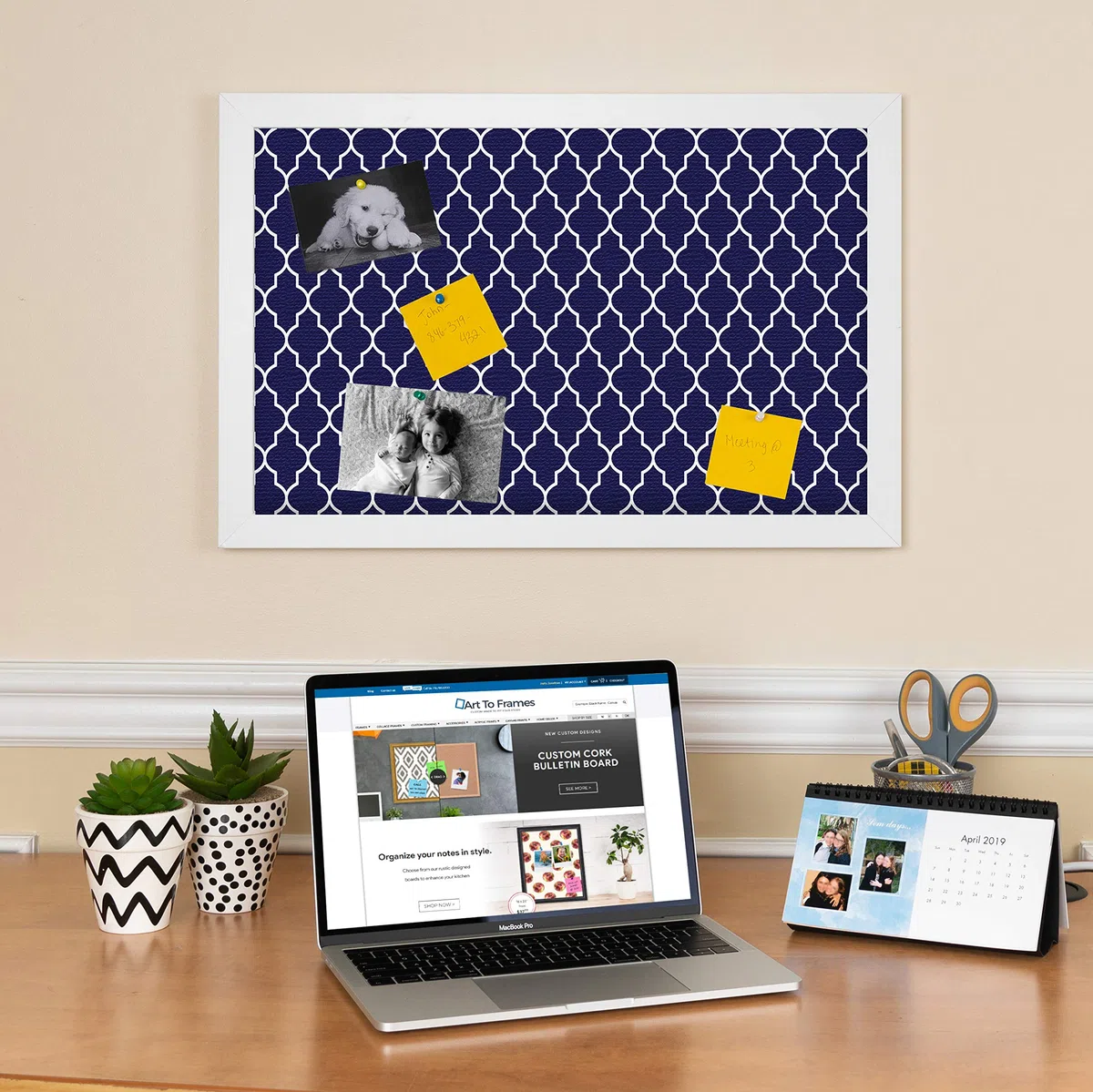 PinPix Poster con bacheca in sughero, motivo quadrifoglio blu navy, 91 x 61 cm, con cornice bianca satinata (PinPix-285)