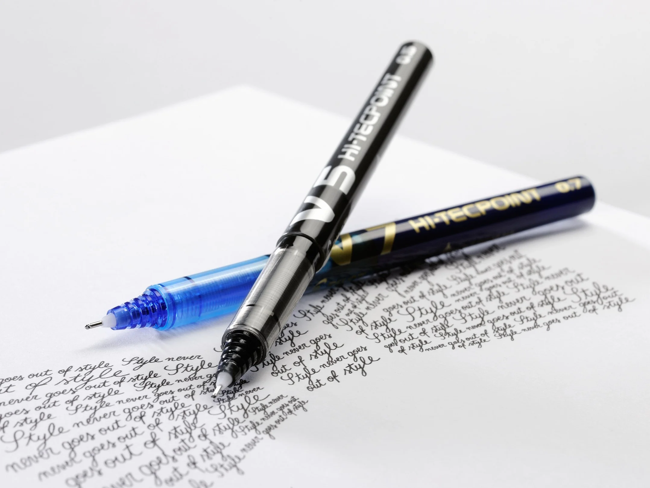 PILOT V5 Hi-Tecpoint - Penna a sfera con punta fine da 0,5 mm, spessore tratto 0,3 mm, confezione da 6, colori: nero, blu, rosso, verde, viola e rosa
