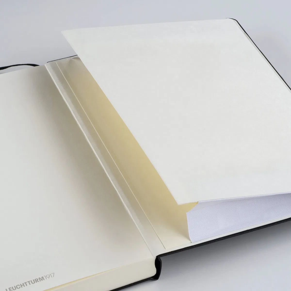 LEUCHTTURM1917 368159 Taccuini Pocket A6, Copertina morbida, 123 pagine numerate, Lilac, Puntini