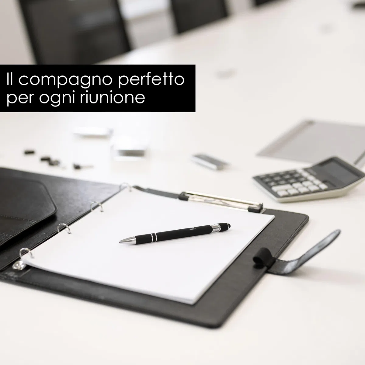 OfficeTree Cartellina portablocco A4 con copertina – Set di scrittura pieghevole – Raccoglitore ad anelli con clip – blocco e penna a sfera